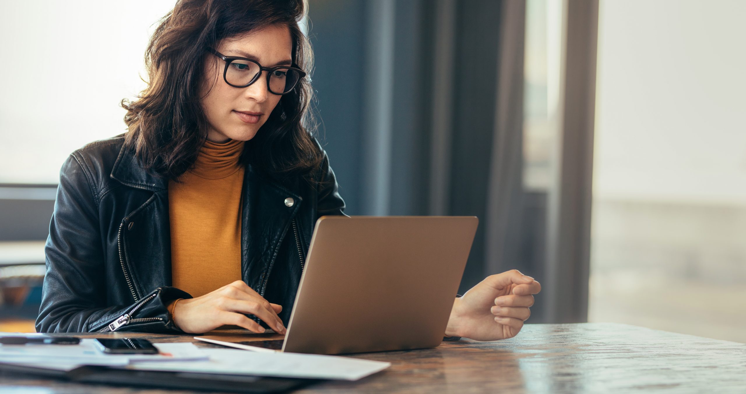 Asian,Woman,Working,Laptop.,Business,Woman,Busy,Working,On,Laptop
